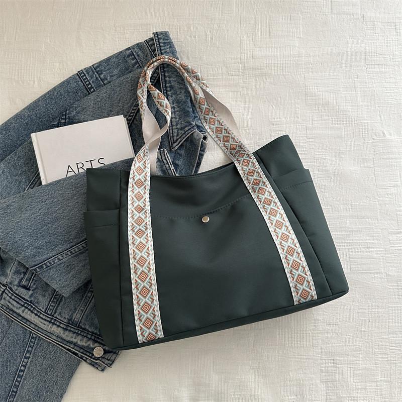 Stylish Large Capacity Tote Bag For Work And Commuting Featuring Trendy Wide Strap Design