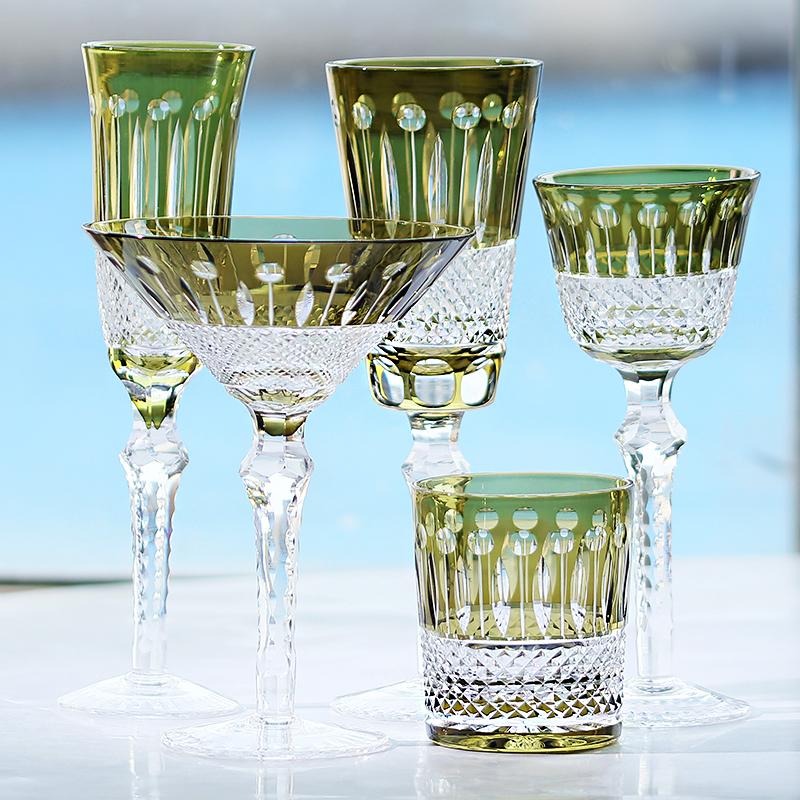 Stile Antico multi colore e cristallo di vetro tagliato a mano bicchieri da vino hock con stelo e base tagliati Decorazione Tavolo Bar di Casa