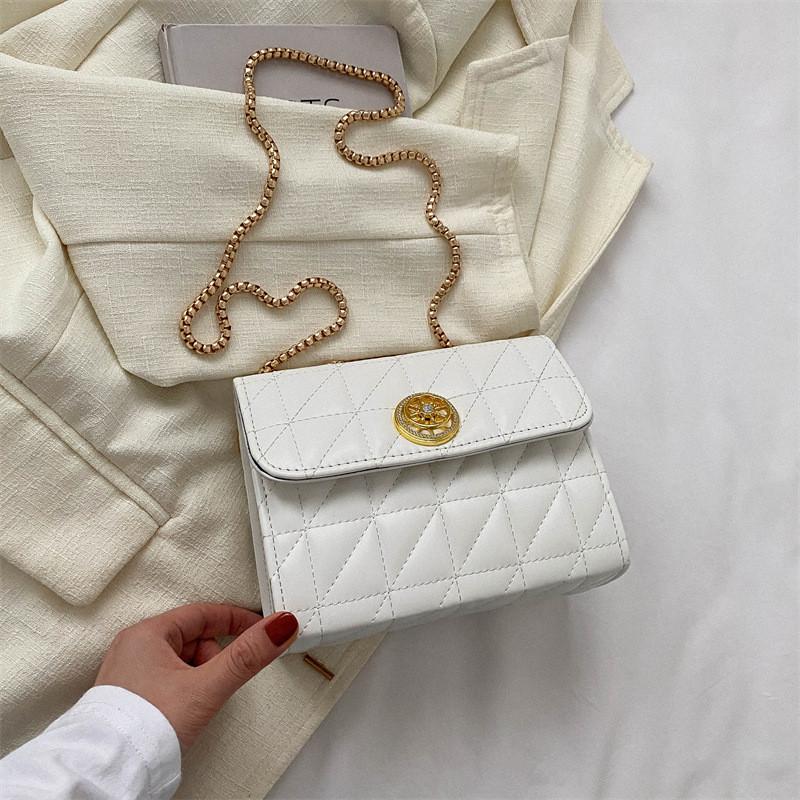 Trendy Women's Chain Shoulder Bag Stylish Autumn Fashionable Crossbody Bag