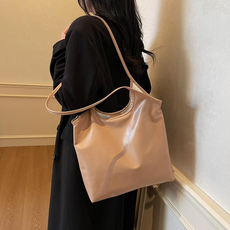 Modern Capacity Large Womens Tote Bag Cozy Pu Handbag Available In Black Brown And Khaki