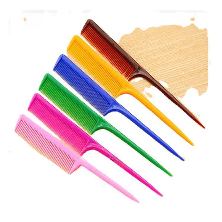 Schwarzer Spitzkamm: Professionelles Make-up-Tool und Zubehör