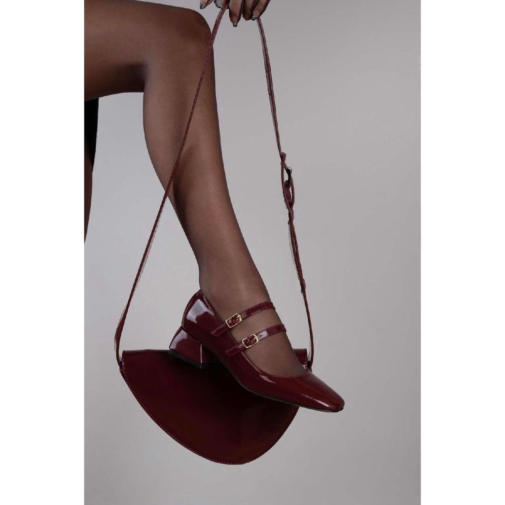 Short Heeled Blunt Toe Two-arched Shoes Black Patent Leather