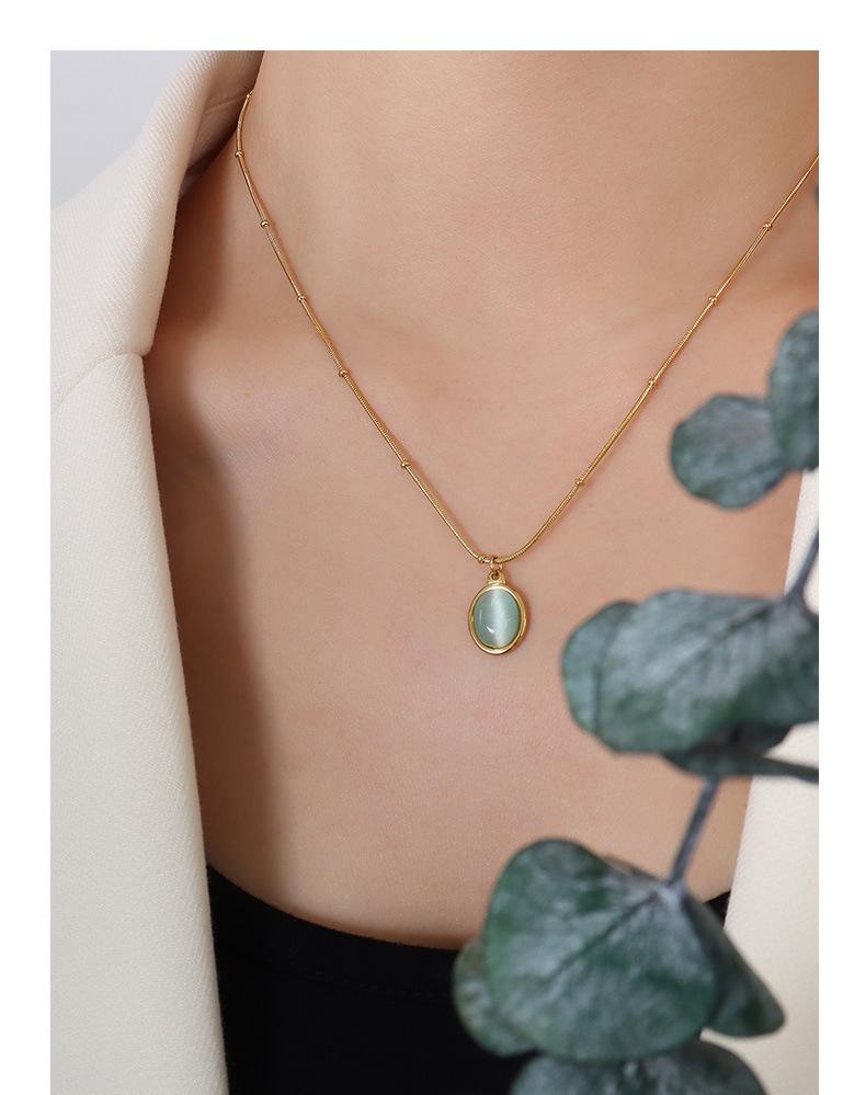 French Retro Clavicle Chain Necklace: 18k Gold-Plated Titanium Steel with Cat's Eye Oval Pendant for Women
