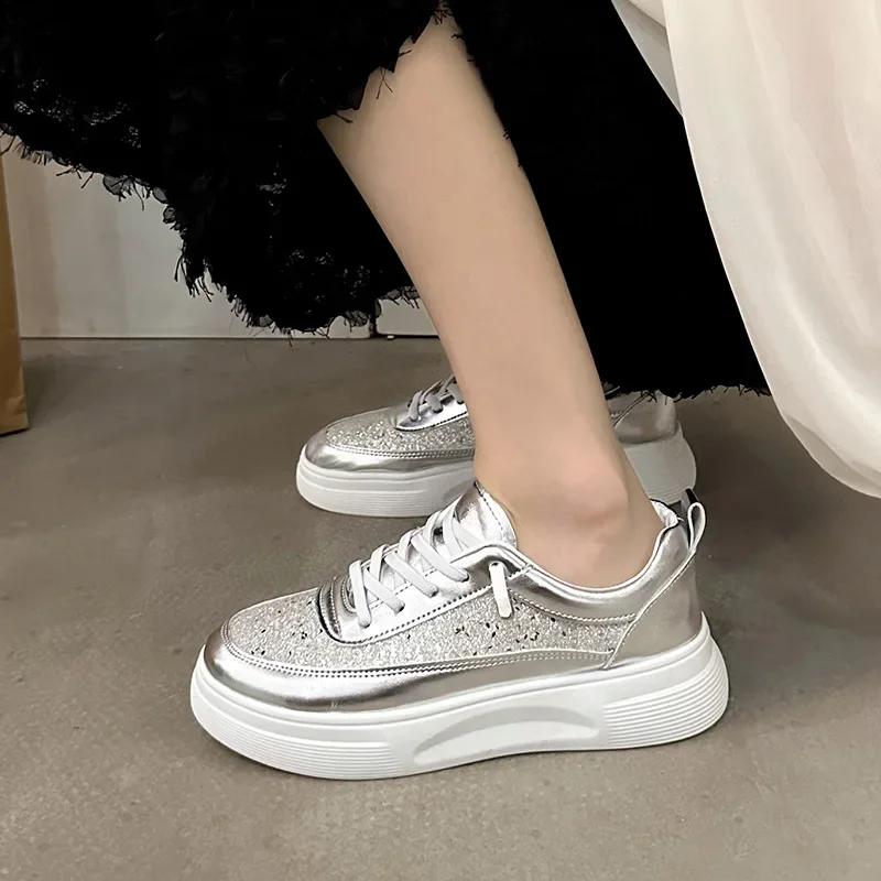 Damen Casual Sportschuhe Mode Atmungsaktive Plattform Weiche Sohle Einzelne Schuhe Frau Dicke Sohle Rutschfeste Schnürung Vulkanisierte Schuhe