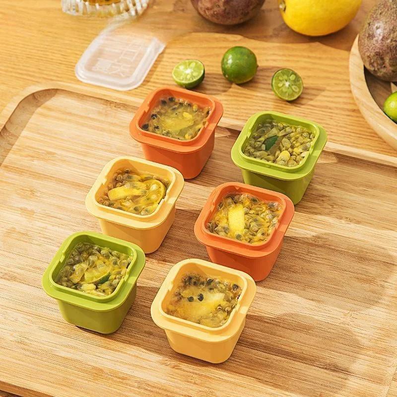 

Большая форма для льда с крышкой, квадратная форма для приготовления кубиков льда для коктейлей на основе виски и домашних напитков, охлажденная форма для льда, лоток для кубиков льда 4.5x4.5x5.5cm