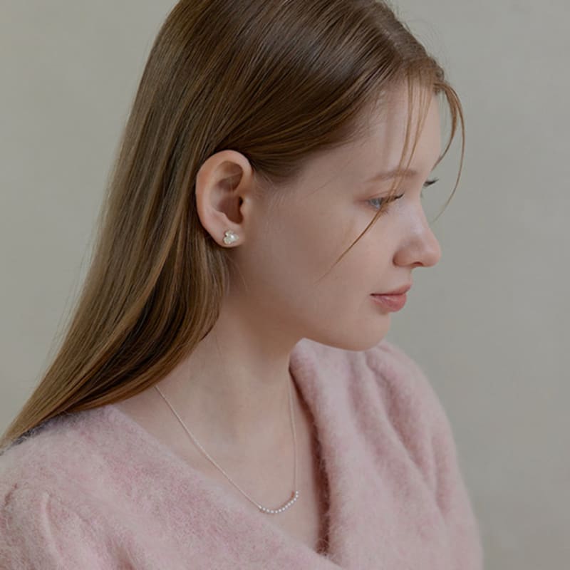 Lewe Flower Point Pearl Earring