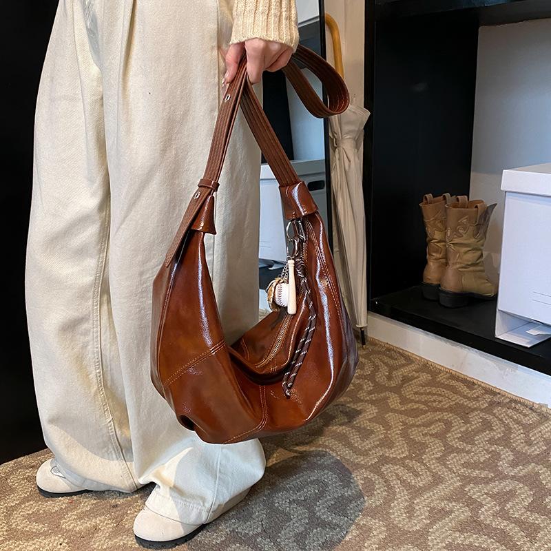 Fashion Splicing Single Shoulder Armpit Bag Women's Bag Autumn and Winter New High-end Retro Versatile Diagonal Span Bag Dumpling Bag