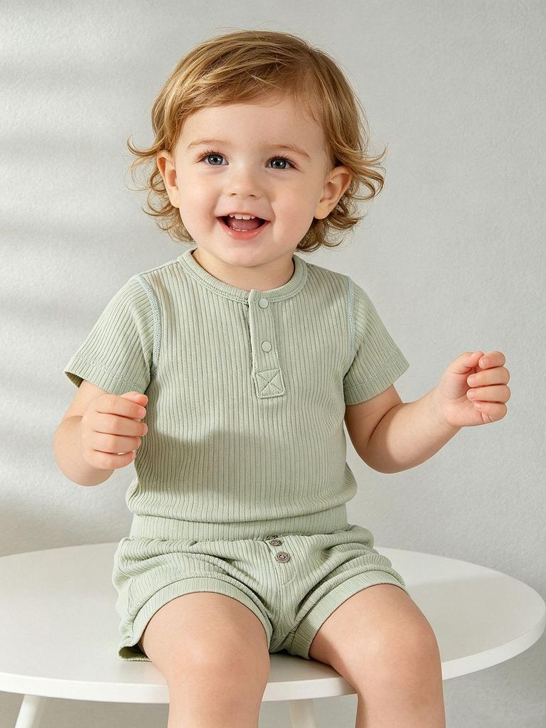 Infant Summer Pajama Set: Short Sleeve T-shirt & Shorts Rompers for 0-1 Year Olds, Breathable & Air-Conditioning Friendly.