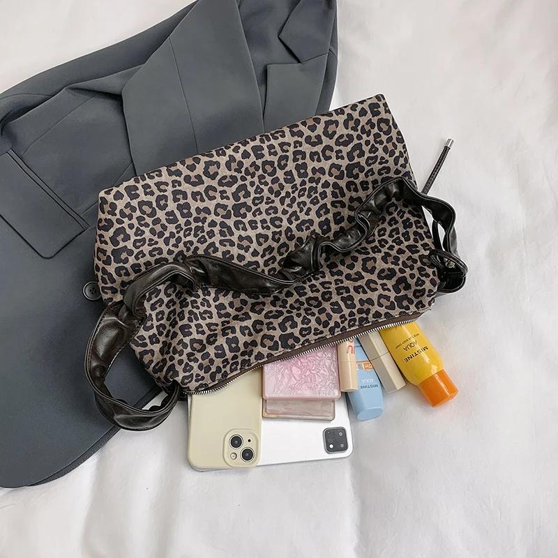 Casual Crossbody Bag for Commuting Large Capacity Women's Bag New Single Shoulder Tote for Autumn and Winter