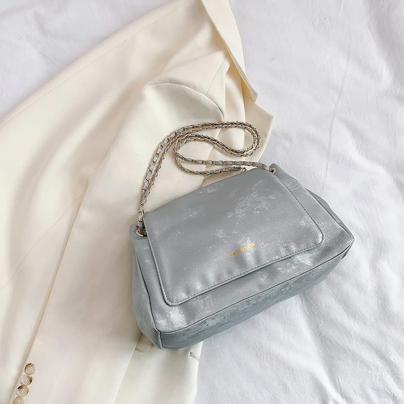 

Elegant And Trendy Medium Square Bag With Chain Strap For Women срібний