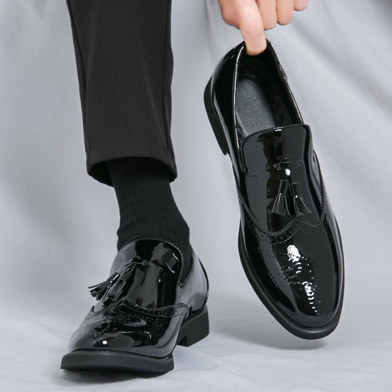 Fashion 2025 Fashion Golden Men's Social Shoe Casual Glitter Leather Loafers Shoes for Men Slip-on Pointed Toe Dress Shoes Men Footwear