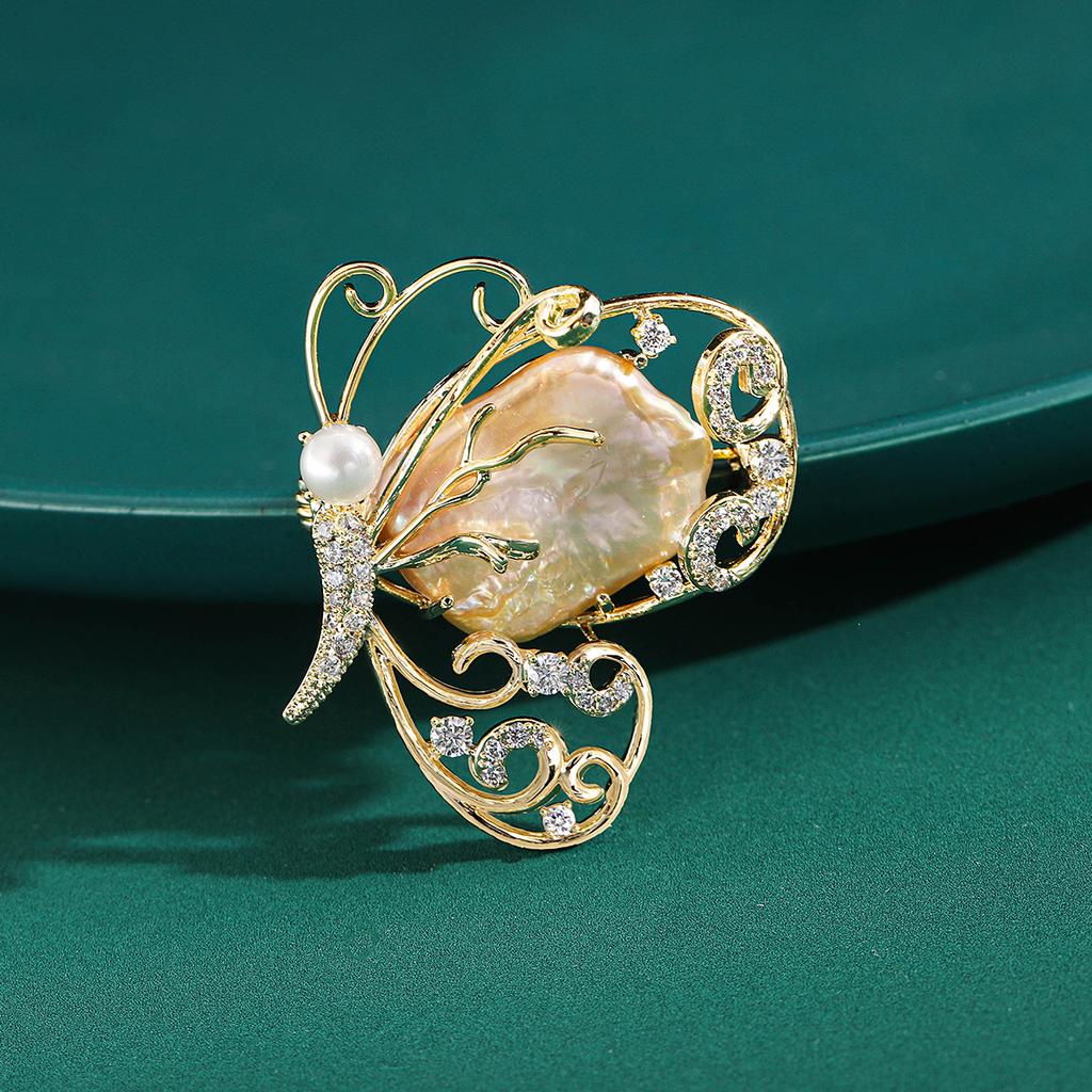 New Light Luxury Electroplated Hollow Shell Butterfly Breast Pin with High Quality and Elegant Style Suit Pin