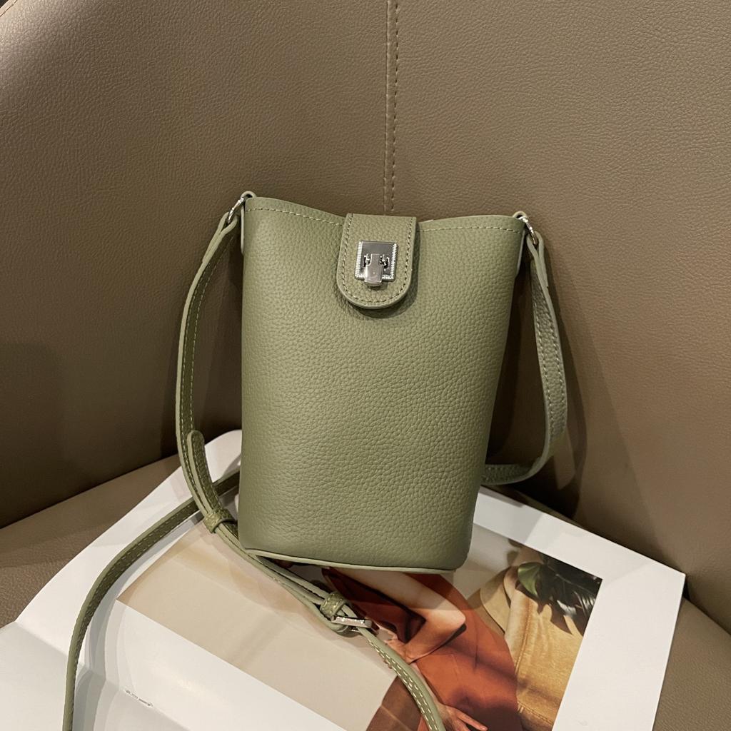 New cowhide versatile mobile phone bag 2025 early spring fashion trend simple mini mini shoulder messenger bag