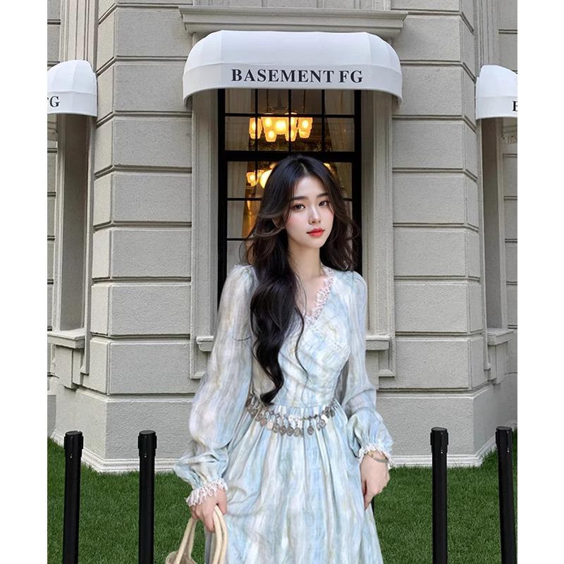 Rochie albastră cu dantelă, cu mâneci lungi, în stil franțuzesc, vopsită prin tehnica tie-dye, pentru femei