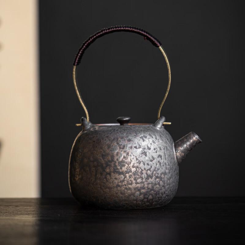 Yi Ceng Gilded Iron Glaze Ceramic Tea Kettle