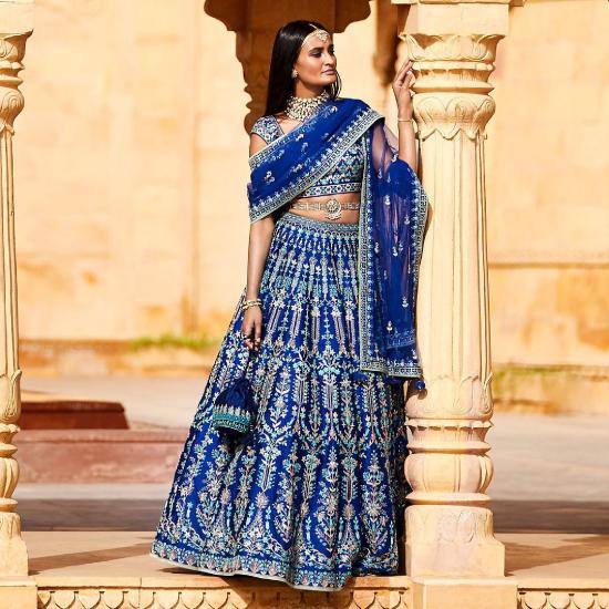 

Новая привлекательная и сильно вышитая лехенга с блузкой и дупаттой. (чоли)(СИНИЙ)