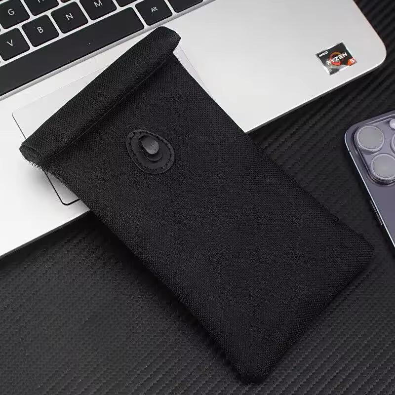 

Faraday Pouch for Car Keys and Smartphone Key Signal Blocking Bag Anti Theft Car Protection Cell Phone Keyless Entry Fob Bag чорний