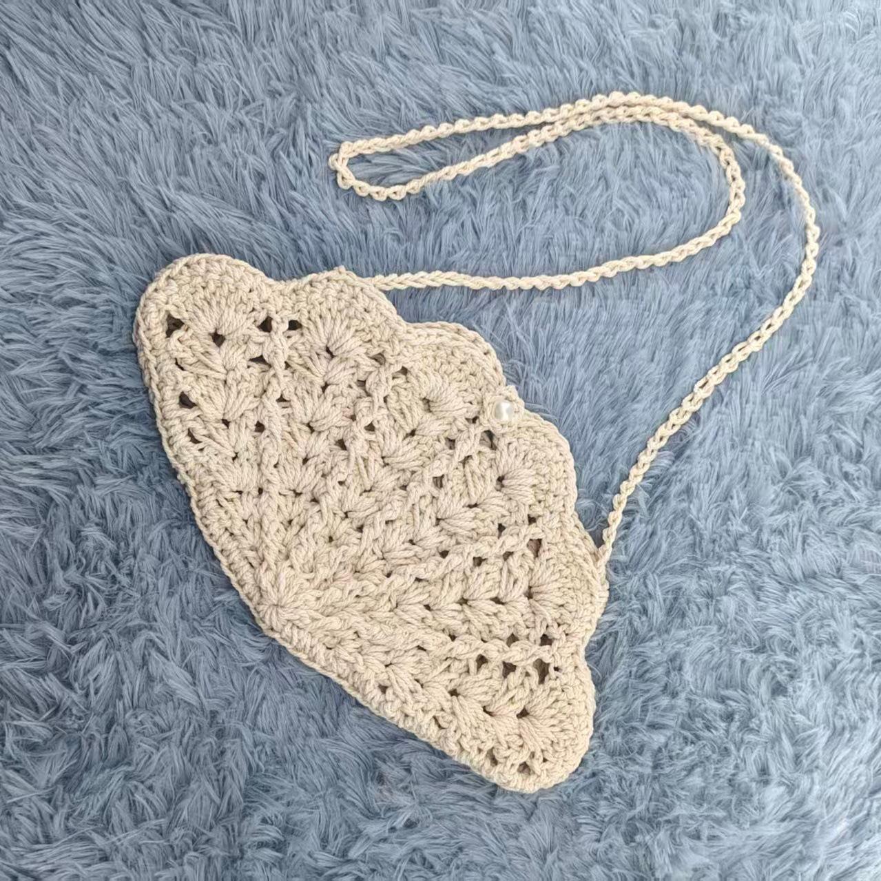 2025 Сумка кроссбоди в форме веера из соломы: Милая плетеная пляжная сумка из ракушек для женского отпуска грязно-белый