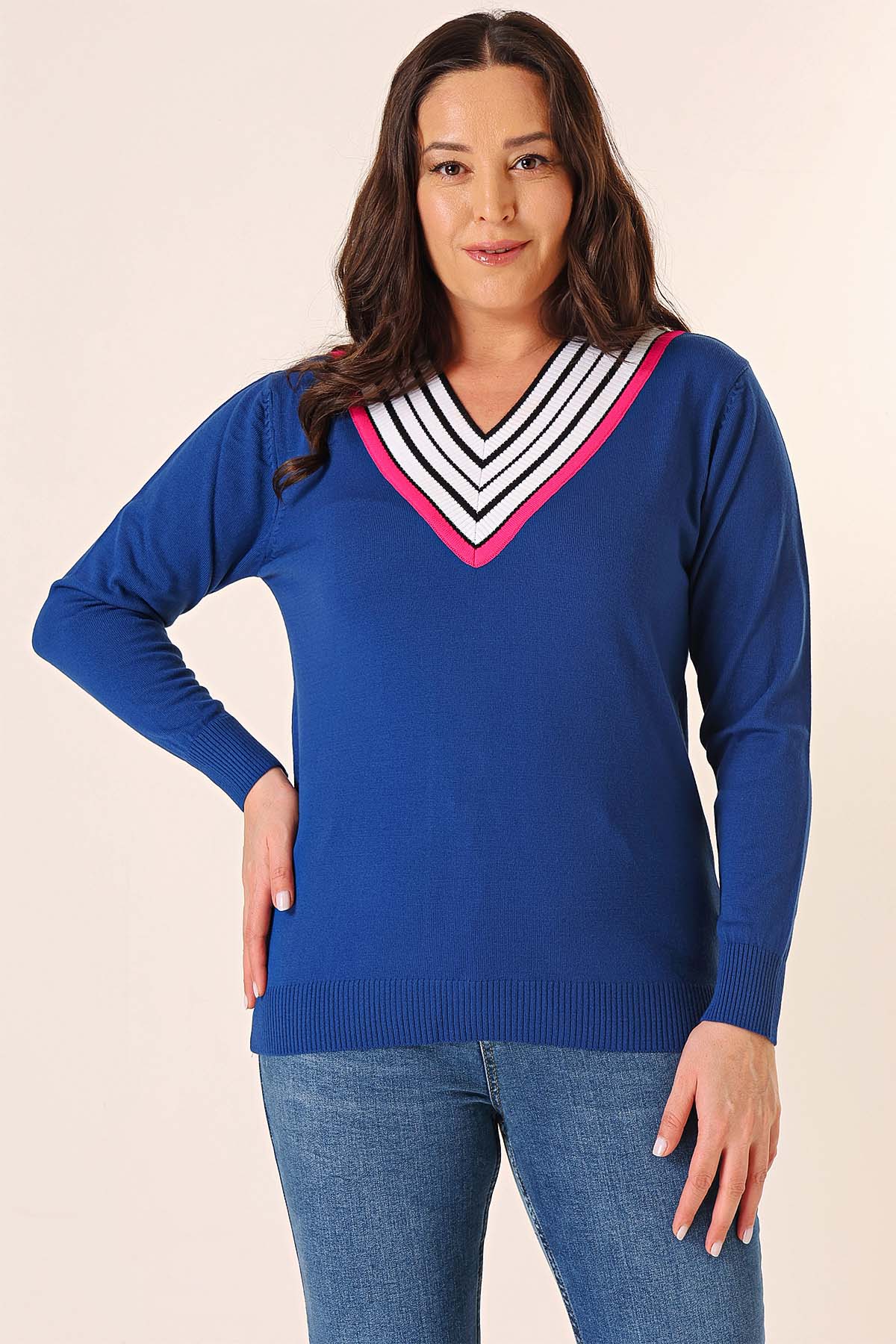 

Полосатый трикотажный свитер больших размеров с v-образным вырезом XXL средний синий