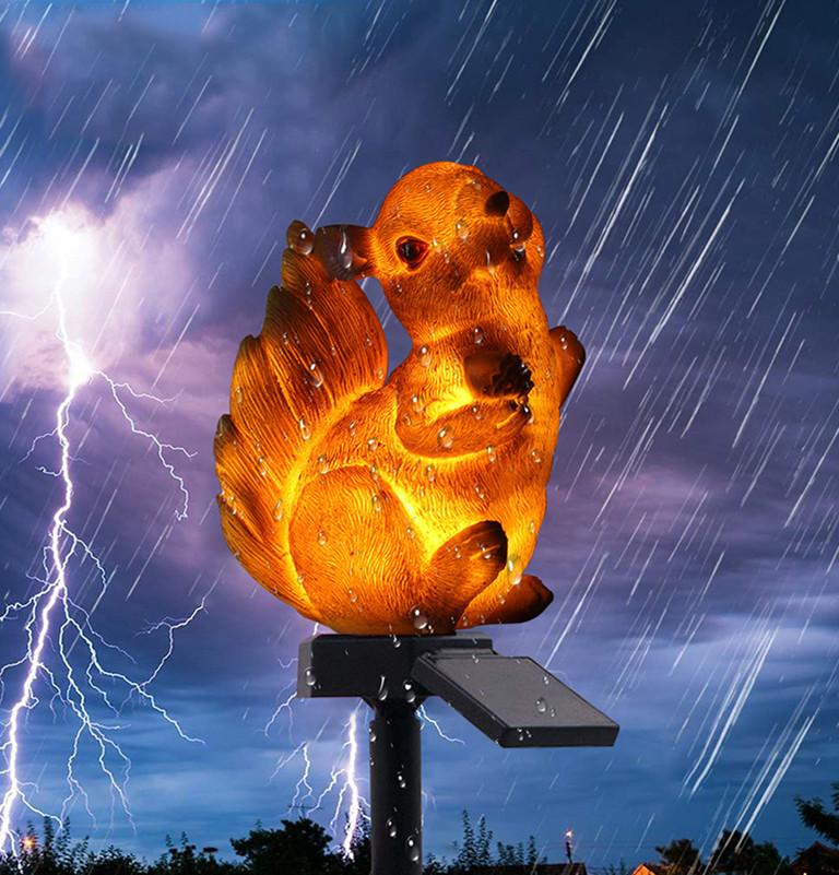 Outdoor LED Lights Resin Waterproof Resin Solar Lawn Light Squirrel Floor Lamp