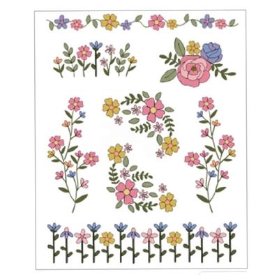 Set di Stencil per Ricamo per Principianti Modello Semplice di Fiori Su Robusto Cartoncino Artigianale Idrosolubile