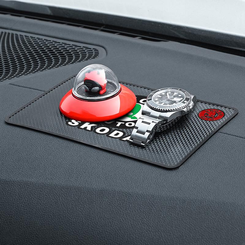 1Pcs Car Emblem Anti Slip Pad Phone Holder Non-Slip Mat Car Stlying For Skoda Octavia Superb Rapid Kodiaq Karoq Fabia Kamiq Roomster Citigo