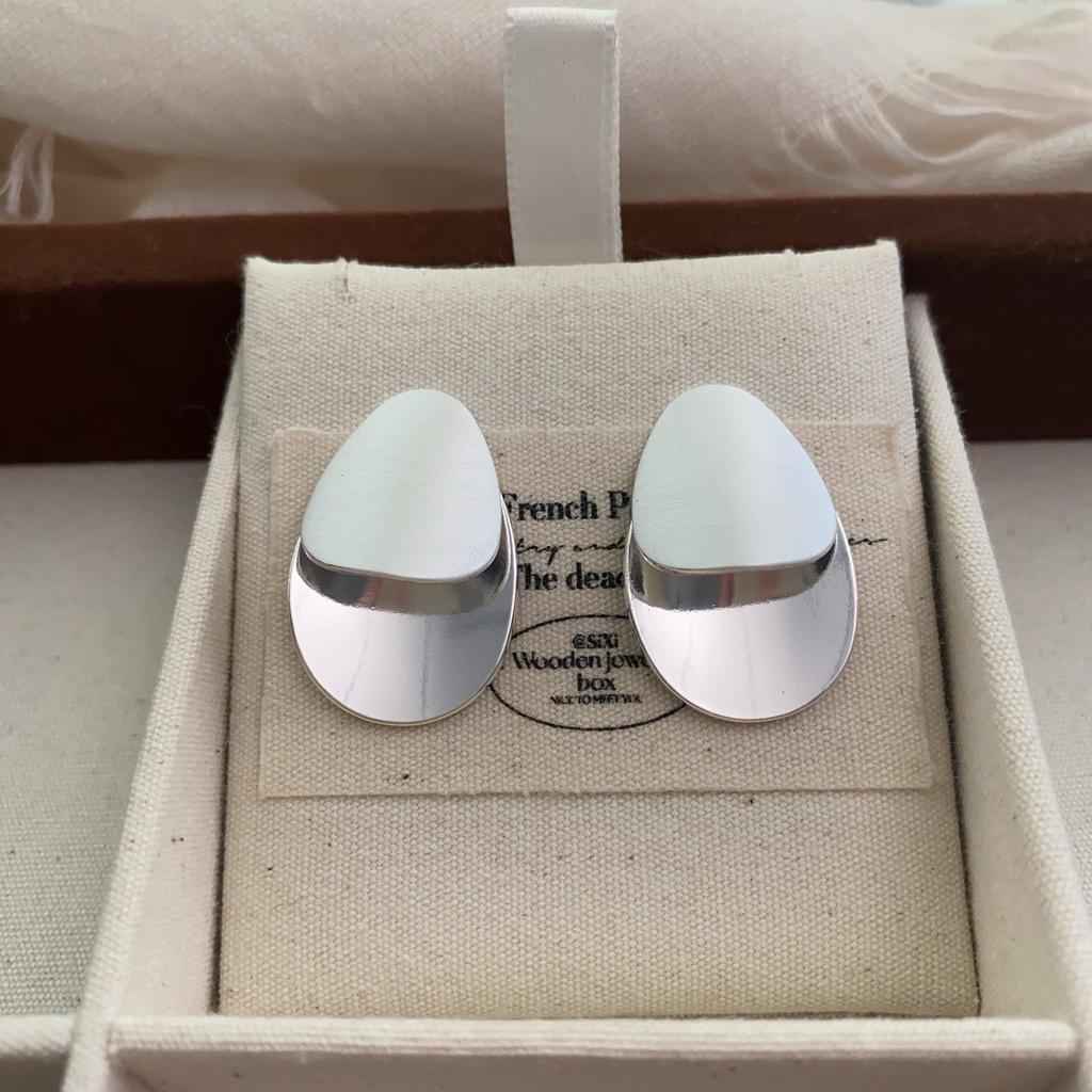 French Retro Exaggerated Personality Matte Metal Stud Earrings Female Korean Niche Versatile Temperament Fashion Earrings Earrings