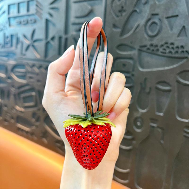 Creative Strawberry Keychain Pendant Women's Bag Ornament - Exquisite Fruit Charm Gift