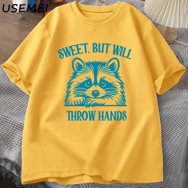 

Sweet But Will Throw Hands Pritned T-shirt Men Funny Raccoon Meme T Shirt Trash Panda Tees Summer Cotton Unisex Tops XXL жёлтый