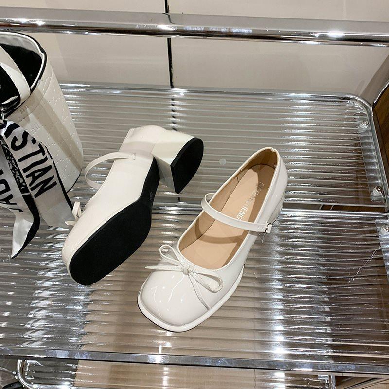 Fashion Korean version autumn single shoes shallow mouth casual year skirt Mary Jane shoes women's new 2025 word with thick heel