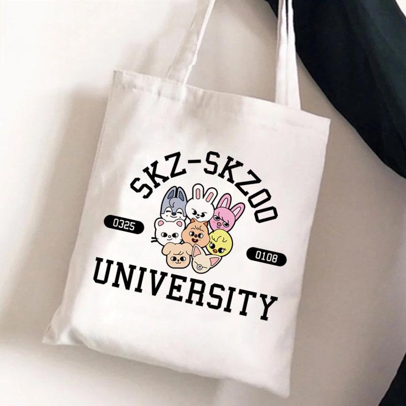 Plátěná kabelka se potiskem Skzoo od Stray Kids - Dámská ležérní taška přes rameno 03