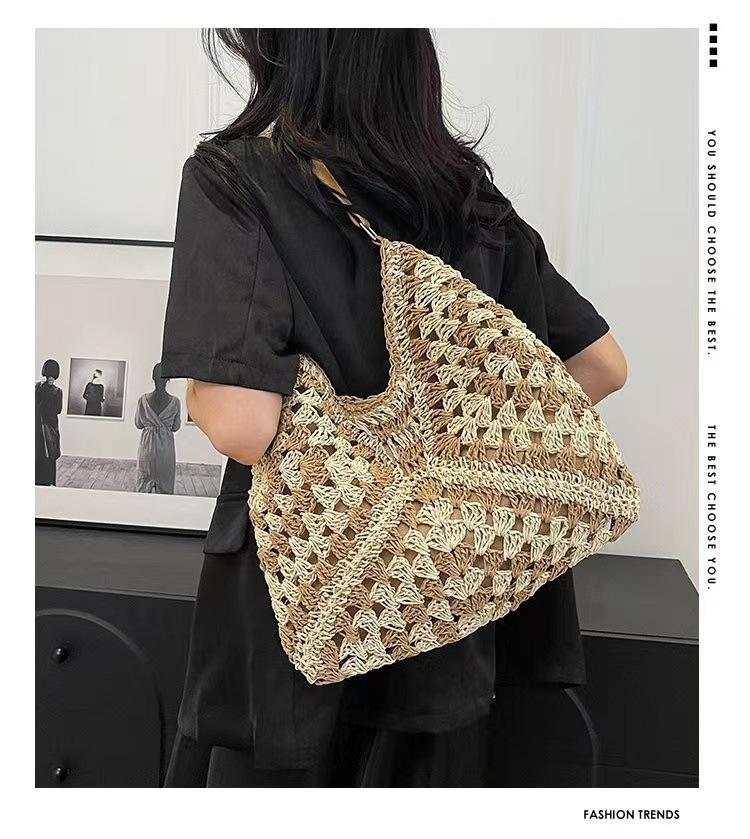 Neue modische Papier gemischtfarbig gewebte hohle große Dreieck Web-Schultertasche Handtrage Urlaub Reisetasche