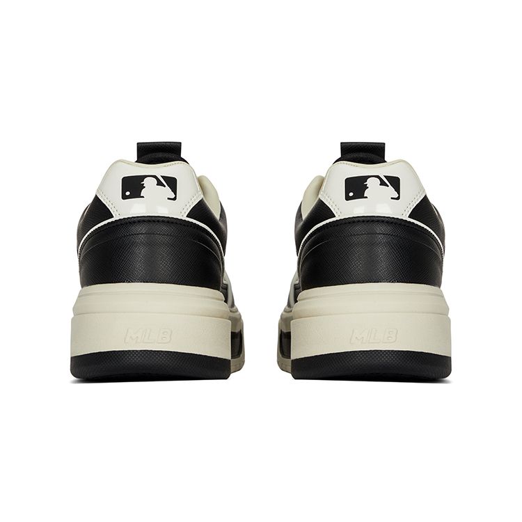 MLB Chunky Liner 24SS New York Yankees Comfortable Vintage Casual Versatile Black White Panda Height Increasing Low Top Skate Shoes 3ASXCLS4N-50BKS