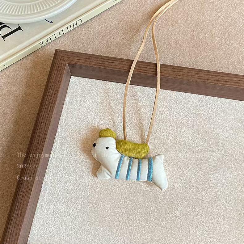 Collana gatto retrò: Dolce Fascino Infantile in una Semplice ed Elegante Catena Clavicolare