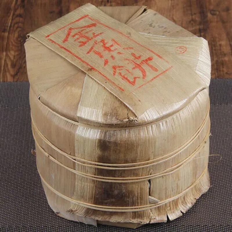 2011 Goldfish Cake Old Tea Cake Collection Grade Qizi Cake Pu'er Raw Tea Cake