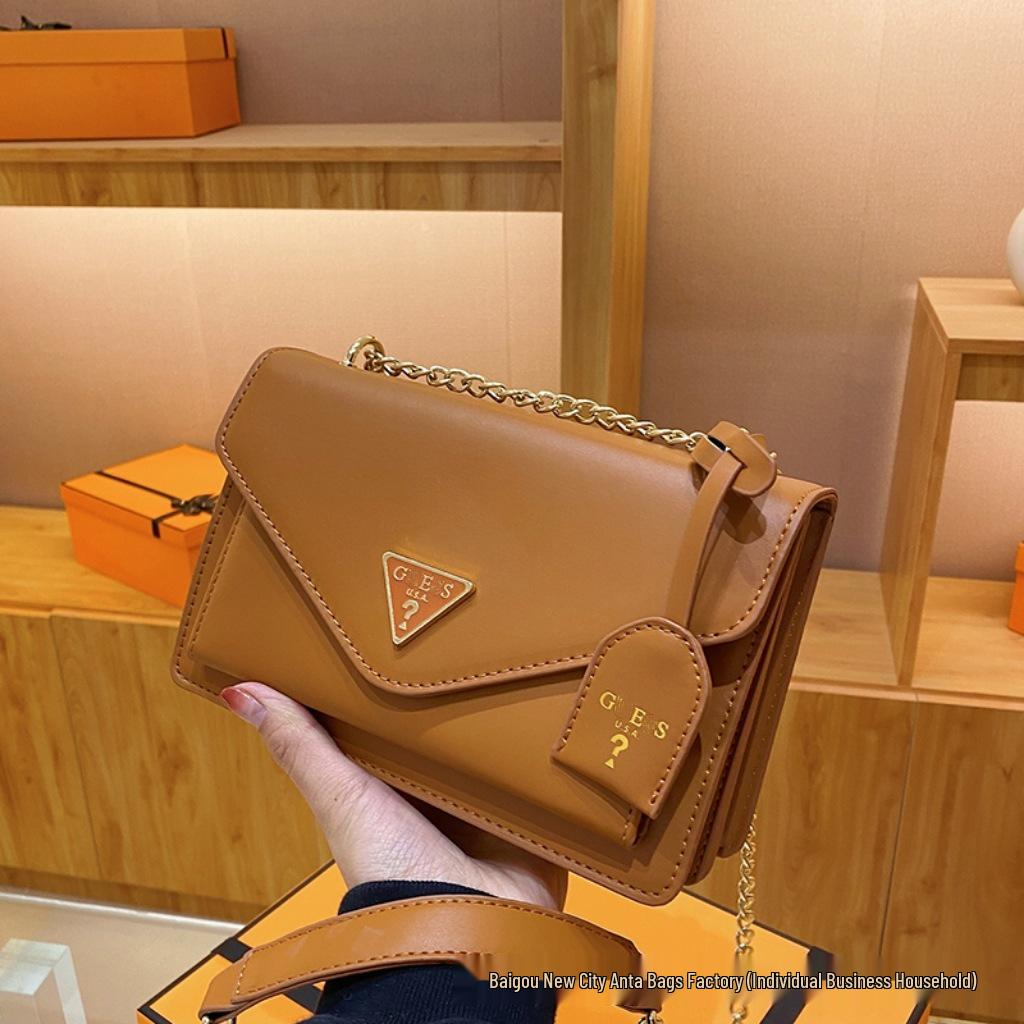 Korean Style Women's Versatile Crossbody Shoulder Bag with High-End Texture and Popular Chain Design