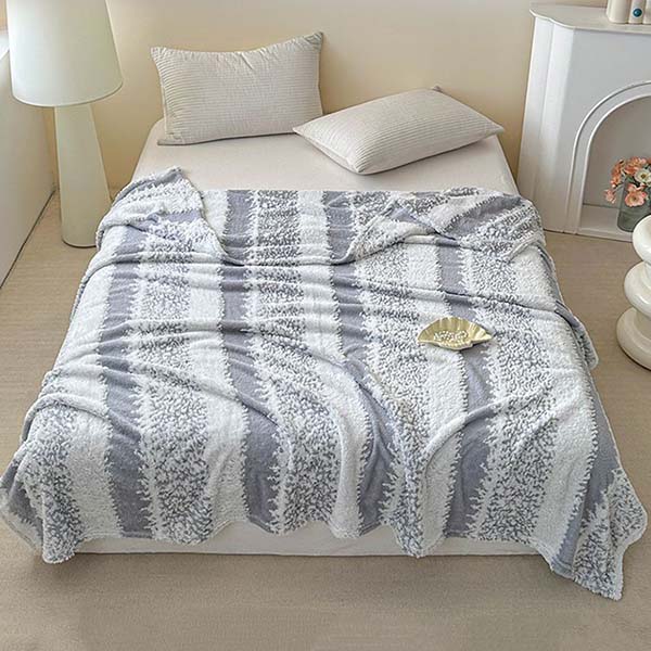 WTEMPO Striped Retro Large Size Simple Foldable Blankets Four Seasons Lightweight Soft Plush Quilts Thickened Student Soft Dormitory Blankets