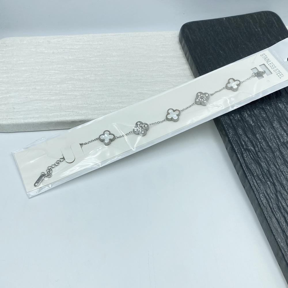 13MM Four Leaf Clover Bracelet Titanium Steel Four Leaf Clover Reversible Bracelet No Color Loss Titanium Steel Ladies Bracelet