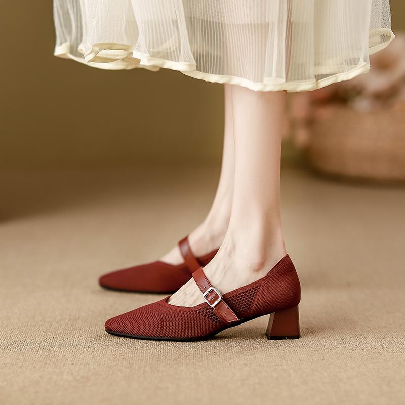 Neskladové Xiaoxiangfeng Mary Jane dámské boty čtvercová špička silný podpatek mělký výstřih prodyšné boty pletené z mušky dámský nový temperament