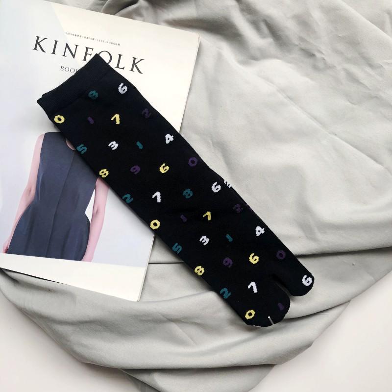 Trendy Japanese Multi-Color Jacquard Floral Tabi Socks - Cute Split-Toe Mid-Calf Design