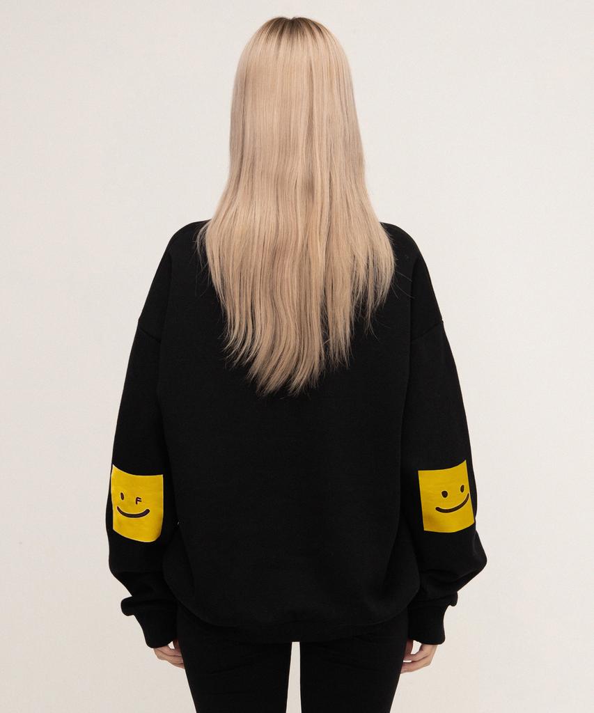 GRAVER [Unisex] Elbow Square Smile Sweatshirt_Black