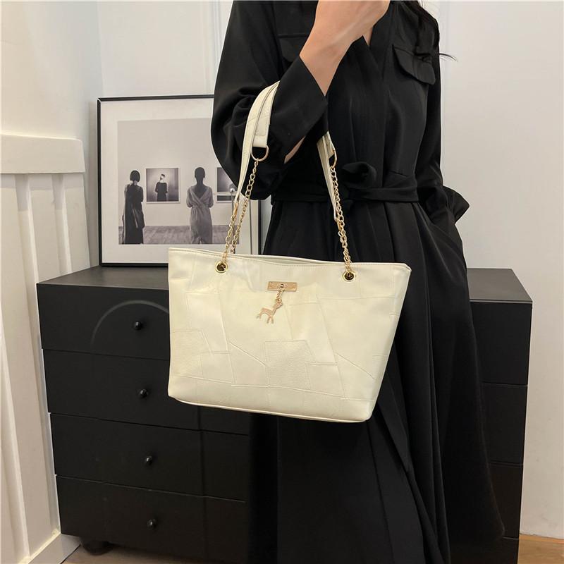 Summer Beautiful Shoulder Bag for College Students In Class Bag for Women with Large Capacity New Casual Commuter Toy Bag