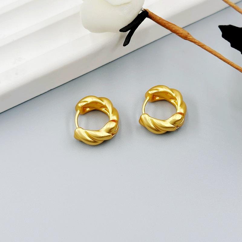 Fashion High Sense, Twisted Thick Twist Women'S Ear Buckle Retro Simple, Matte Medieval Earrings Earrings