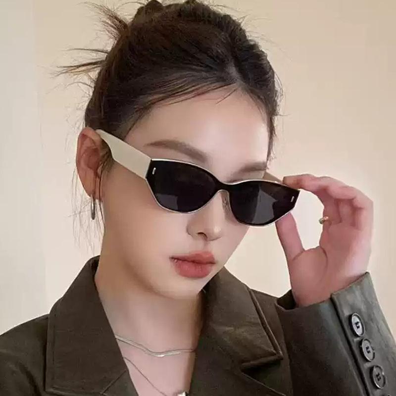 Korean Style Sun Glasses for Men Cat Eye Shape UV Protection Sunglasses Women Rivets Decoration Sunglasses Women