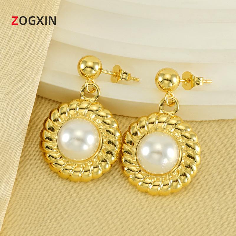 

European-American Design Titanium Steel Pearl Sunflower Earrings 18K