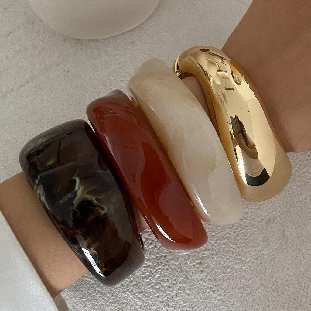 SHIXIN Vintage Brown Beige Resin Thick Bangle Bracelet for Women Punk Irregular Acrylic Wide Bangle Fashion Jewelry Accessories