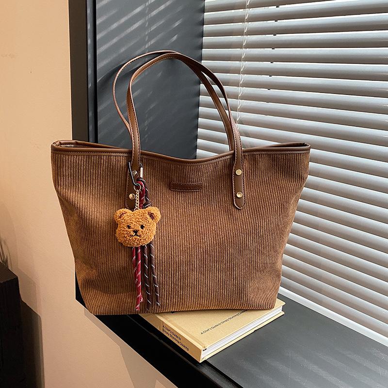 Corduroy bag women's large-capacity new autumn and winter versatile leopard print shoulder bag commuter tote bag