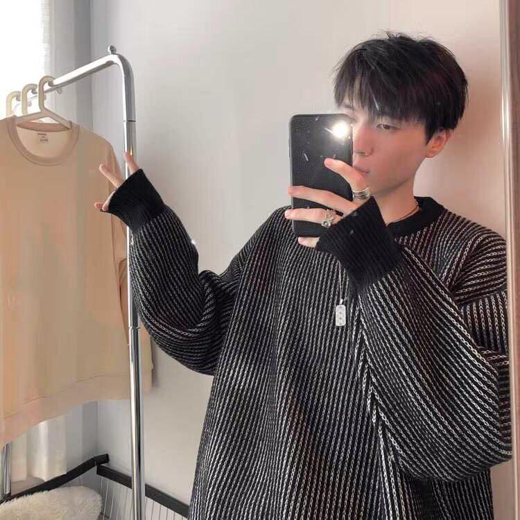 Men's Round Neck Striped Sweater - Autumn/Winter Retro Knit Pullover, Versatile and Loose-Fit.