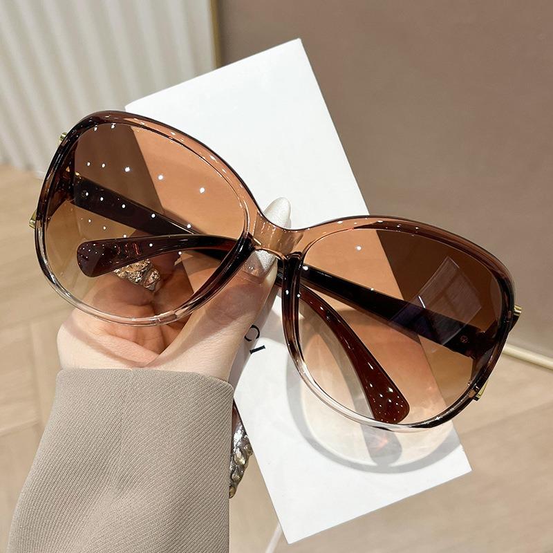 Fashion Oval Frame Sunglasses Woman Luxury  Design Sun Glasses Outdoor UV Protection Sunglasses Men Travel Shades Eyewear