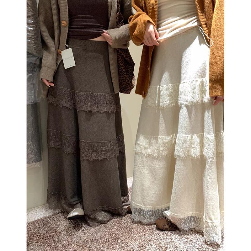 Korean-Style Lace Patchwork Knit Midi Skirt for Pregnant Women - Autumn/Winter M